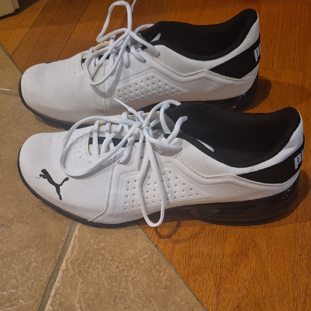 Puma Men's White and Black Athletic Shoes